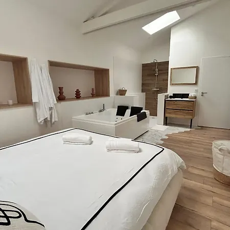 Un Toit Pour 2 Appartement *